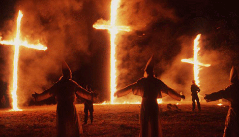 O mais famoso grupo fundamentalista e conservador "cristão", a Ku Klux Klan